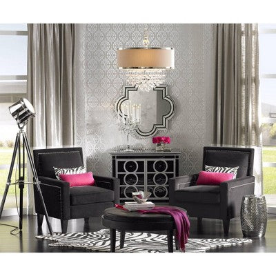 Sidabrinis pakabinamas šviestuvas su skaidriais kristalais ir gaubtu