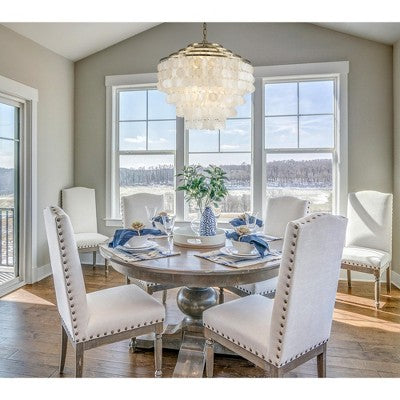 Keturių pakopų kriauklių sietynas, apie 56 cm