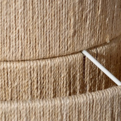 Virvinis pakabinamas šviestuvas su metaliniu gaubtu pajūriui