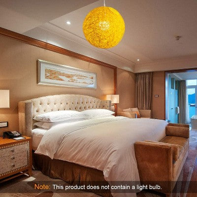 Raudonas pintas rutulio formos pakabinamas šviestuvas namams